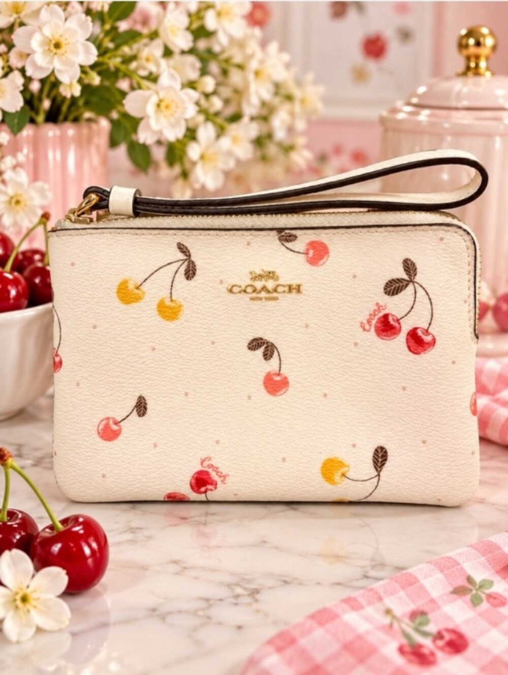 COACH Cherry 🍒 Print L-Zip Wristlet -Clutch ❤️🩷